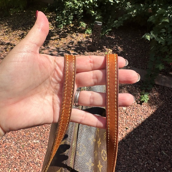 Louis Vuitton Papillon - Picture 5 of 10